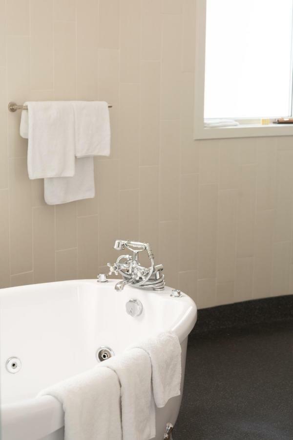 Watertorenhotel Nes Nes  Extérieur photo